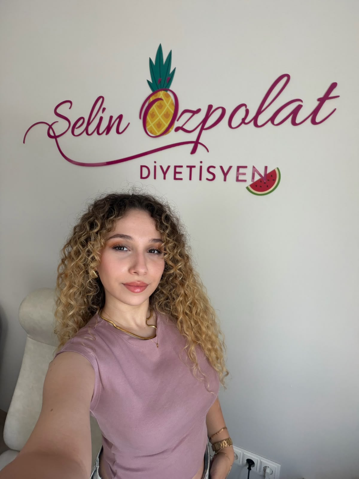 Diyetisyen Selin Özpolat Portre